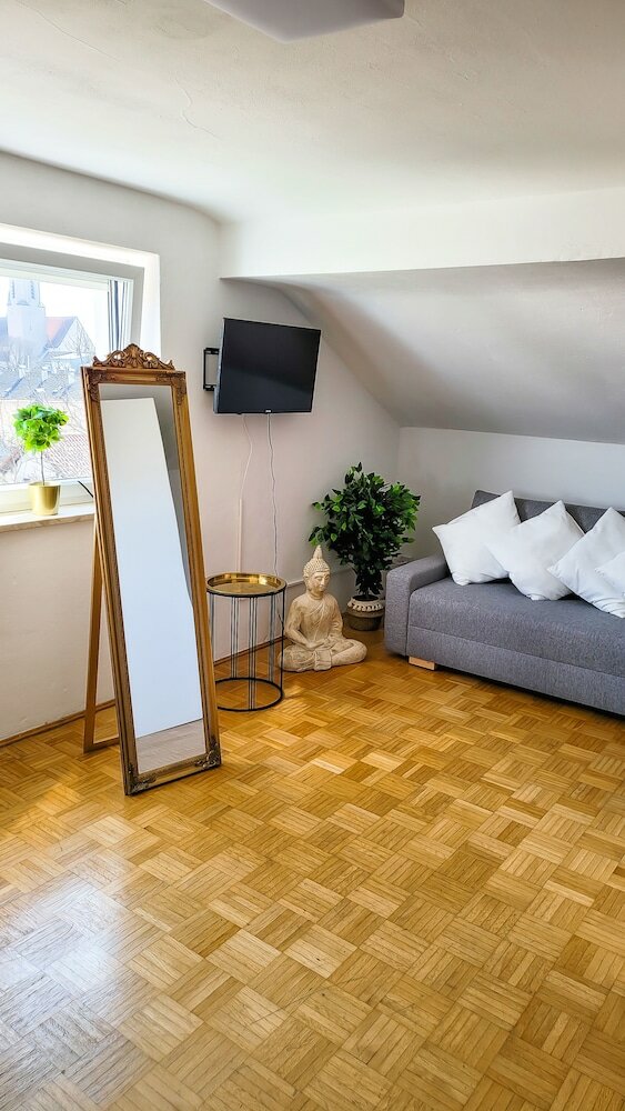 Фото Dg Rechts 40m 2-Zimmer Wohnung