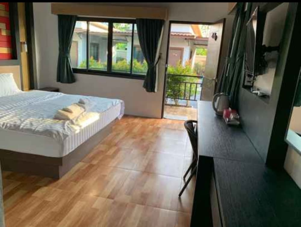 Фото Thalang Resort