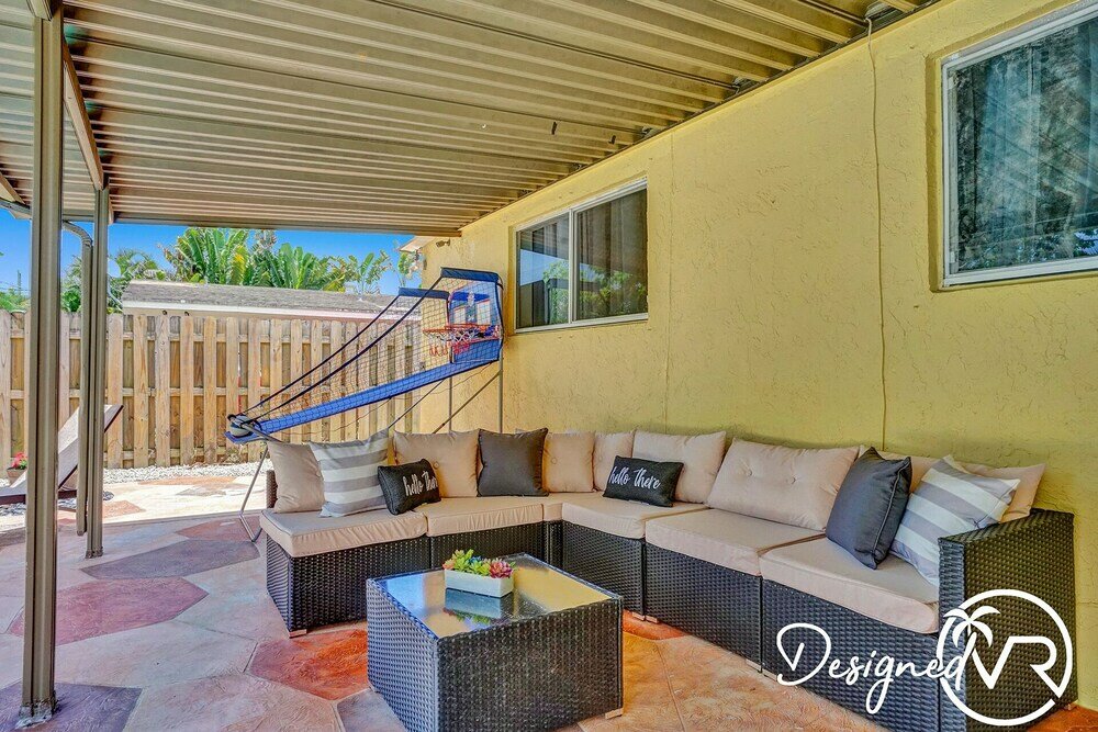 Фото Beautiful 4 Br with Private Heated Pool