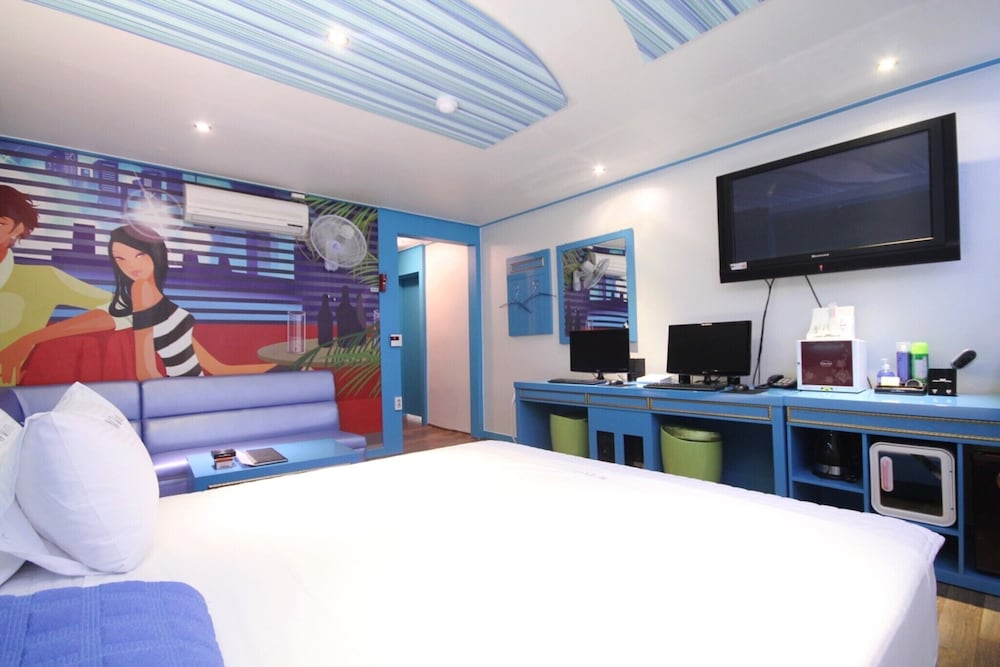 Фото Busan Myeongji W