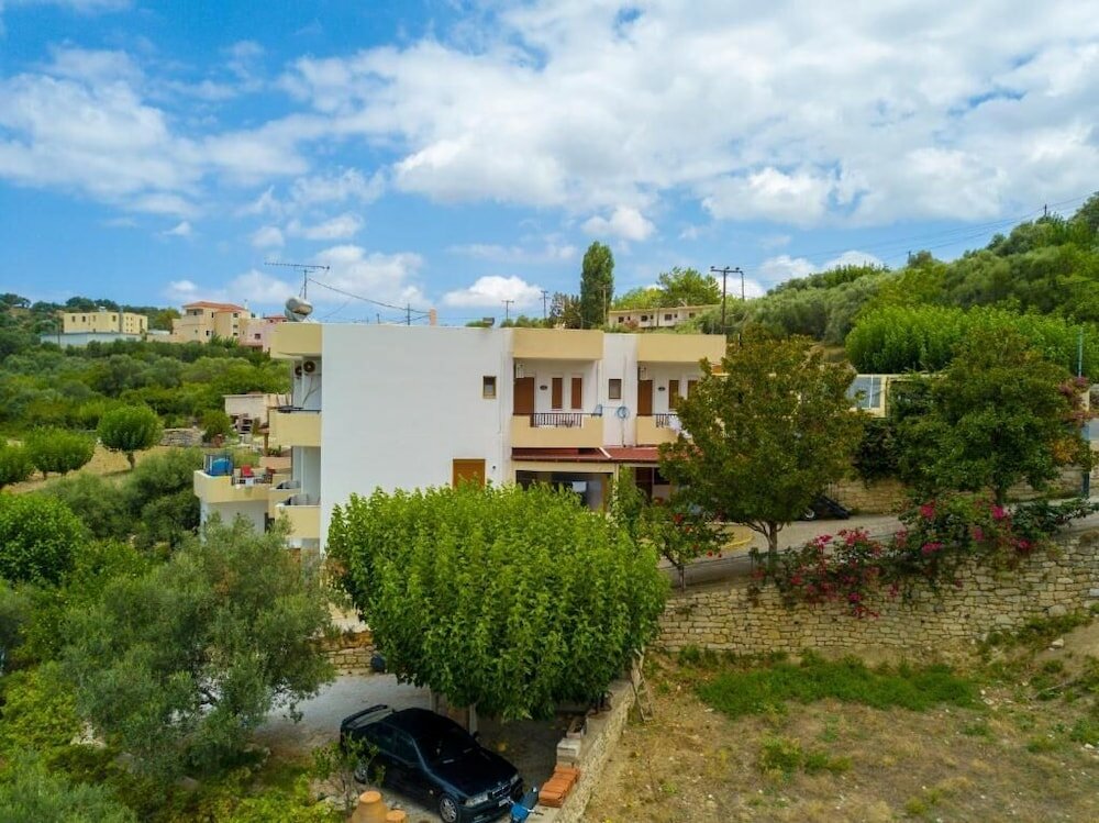 Фото Argiroupolis Maria Rooms