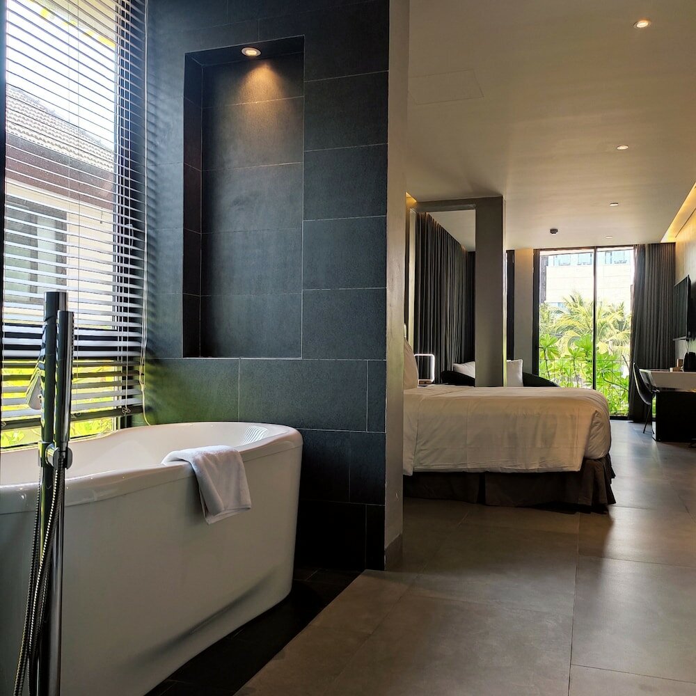 Фото M Suite Danang Beach