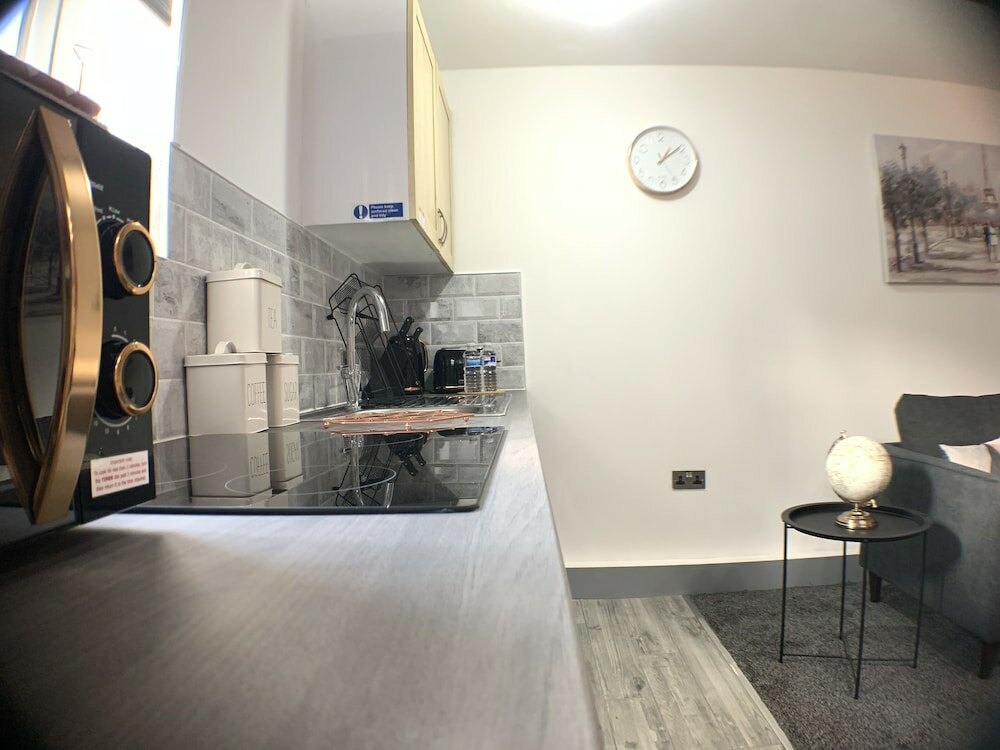 Фото Grand Central Budget Modern Apartments