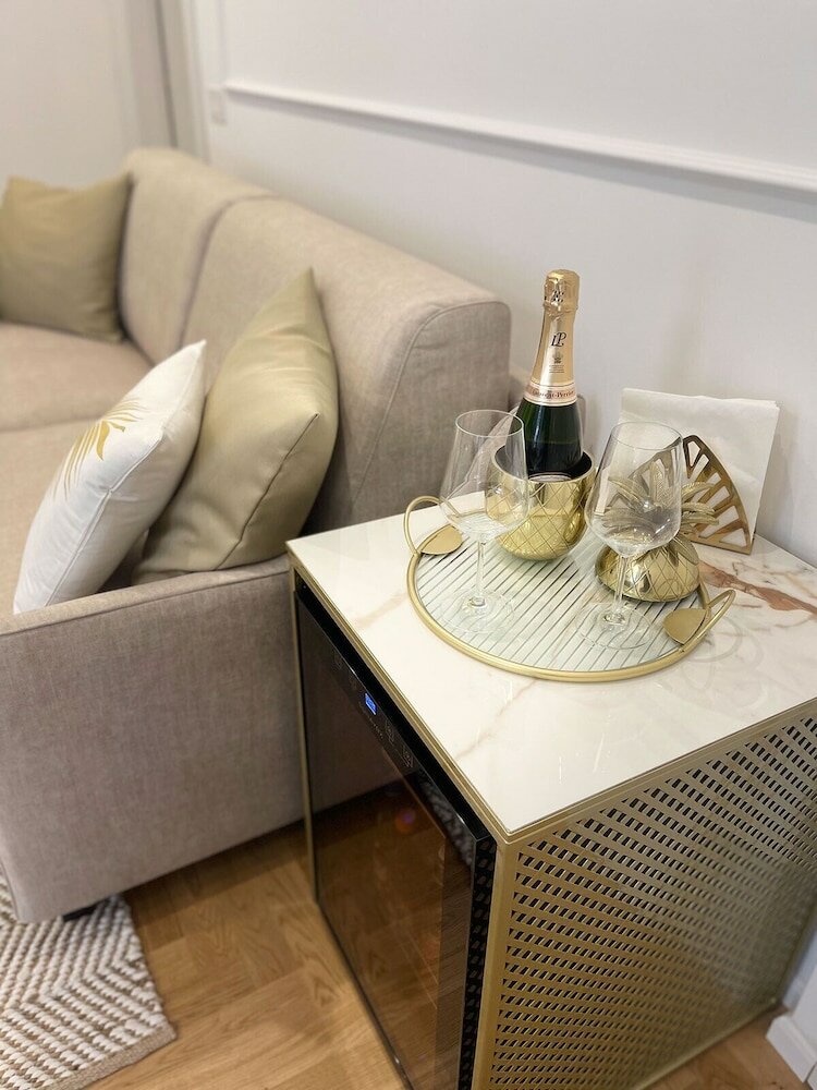 Фото Bellagio Luxury Suites Apartments