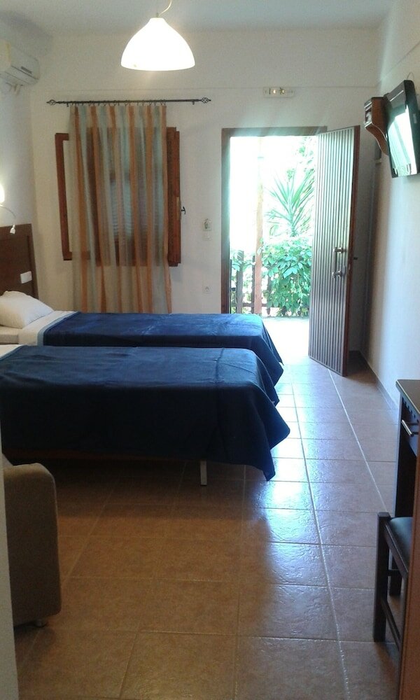 Фото Megalos Mourtias