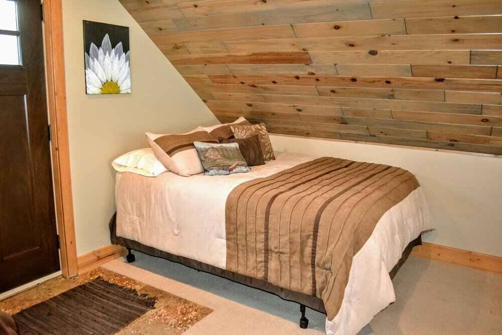 Фото Mitten Lake Hideaway