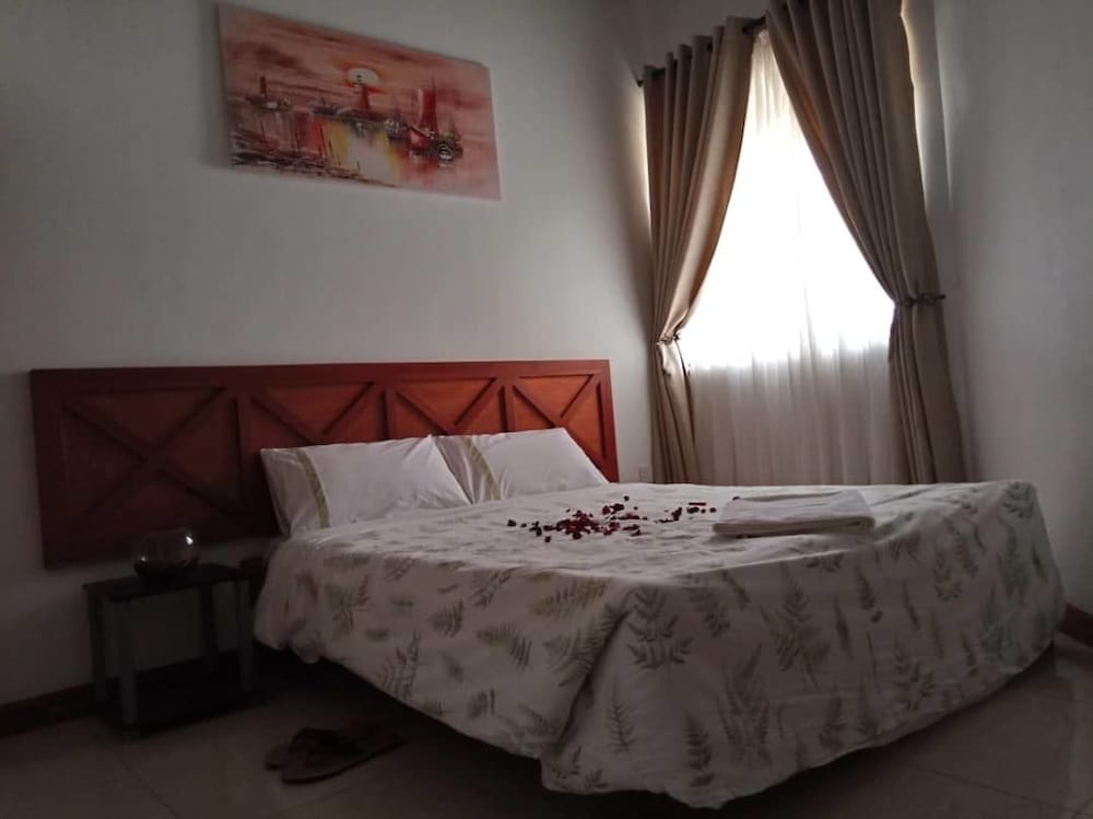 Фото Kaazi LakeFront Villas