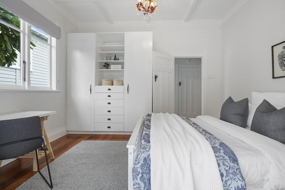 Фото Grey Lynn - Grandeur - Cafe Lifestyle