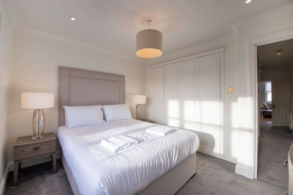 Фото Somerset Court Apartments