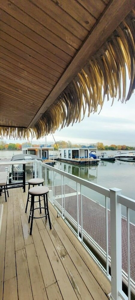 Фото Flotel St-Jean-Sur-Richelieu