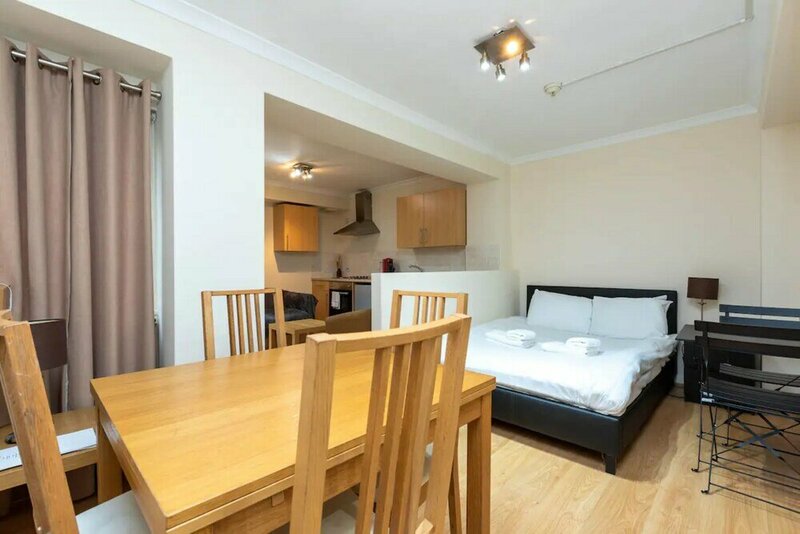 Гостиница Central Studio Apartment in Chelsea в Лондоне