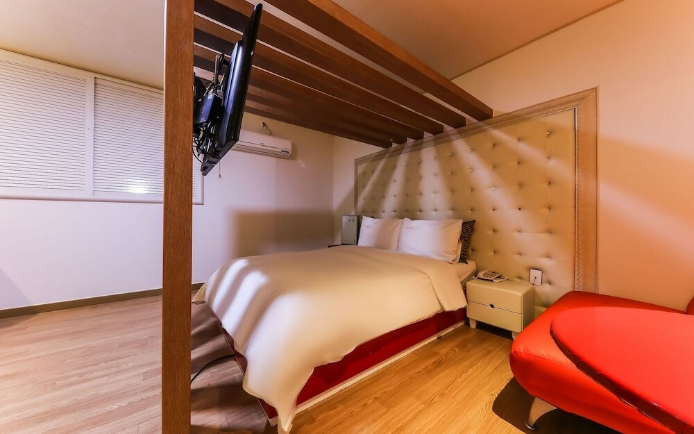 Фото Nonsan Mountain Hotel