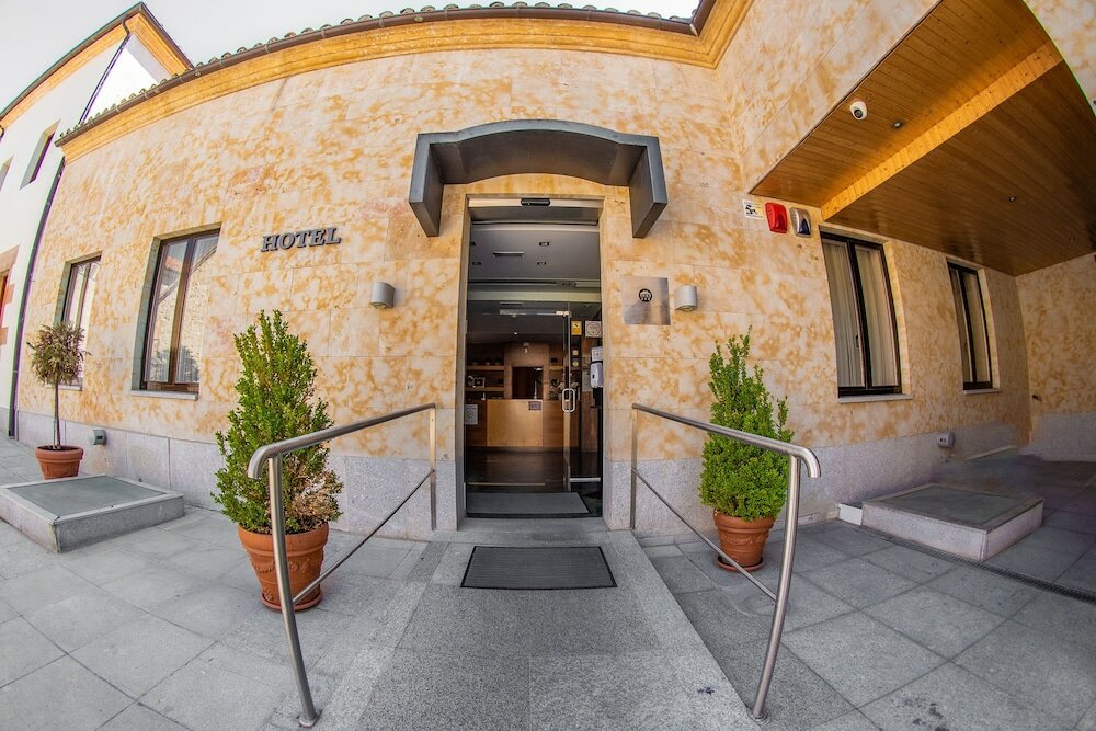 Фото Hospedium Hotel Casino del Tormes