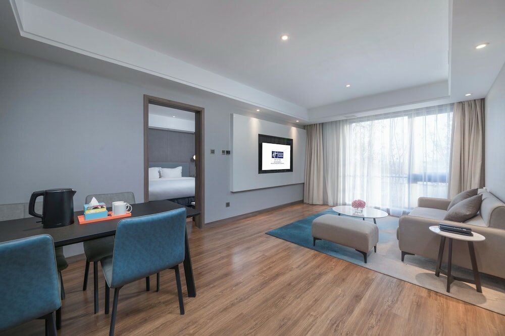 Фото Holiday Inn Express Beijing Shijingshan Lakeview, an Ihg Hotel