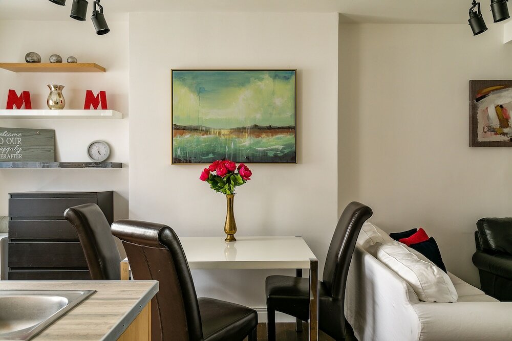 Фото Edgware Road Apartments