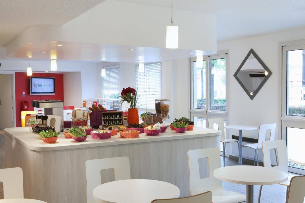 Фото Premiere Classe Rosny Sous Bois