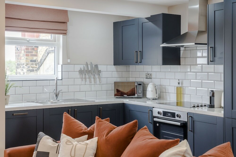 Фото Your Apartment Shepherd's Bush