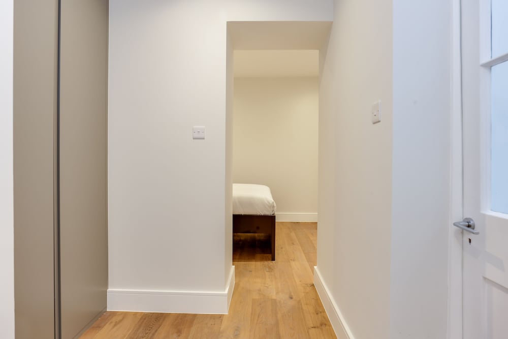 Фото Queensborough Terrace Service Apartments