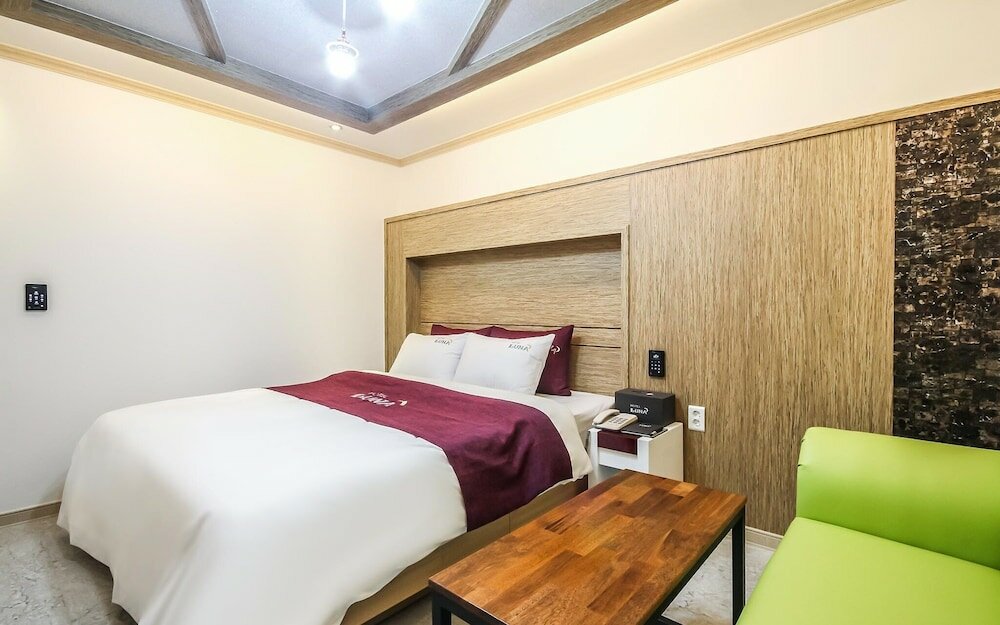 Фото Yeosu Luna Hotel