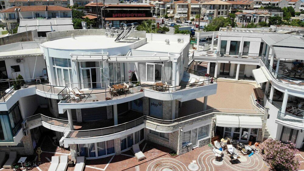 Фото отеля 2