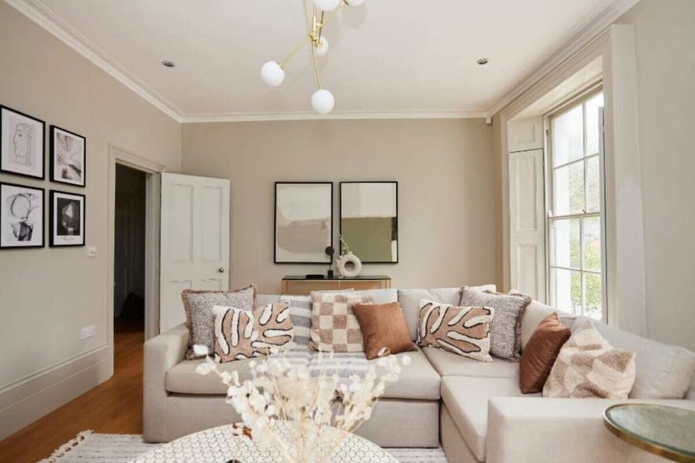 Фото The Brimmington Park Escape - Lovely 3bdr House With Study Room + Garden