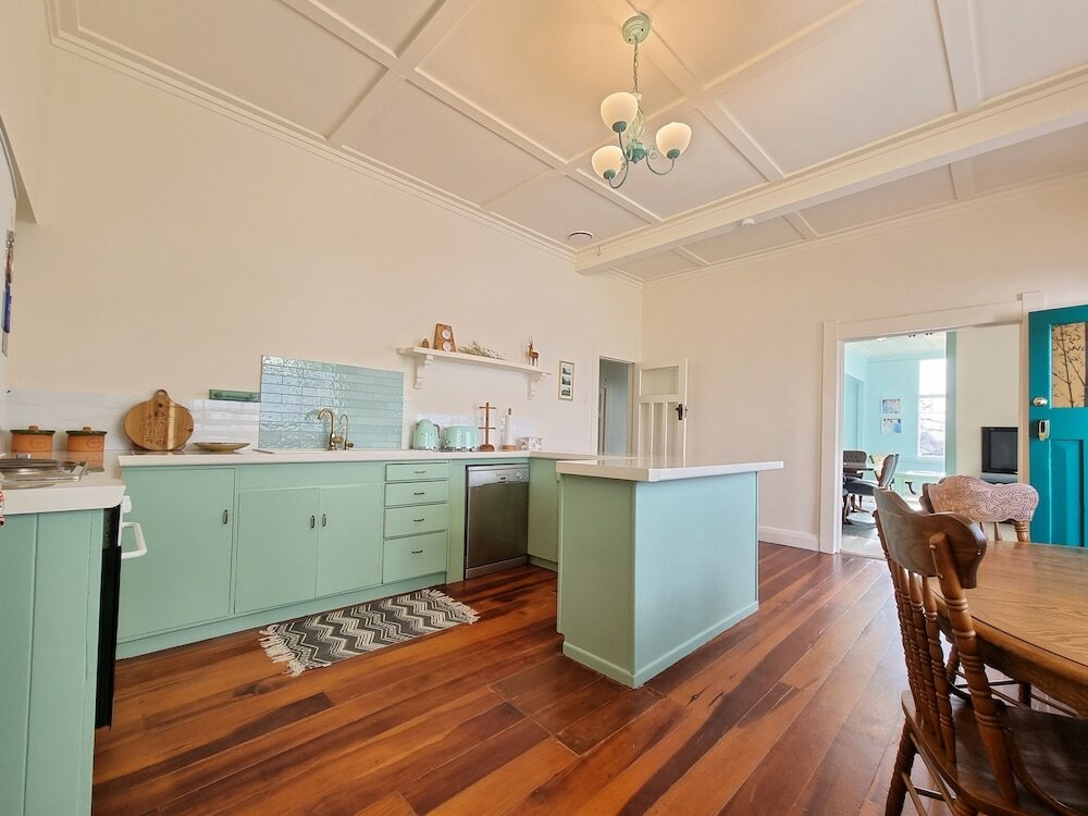 Фото 4 Bedroom Character House Papakura