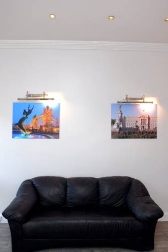 Фото The Omega Hotel