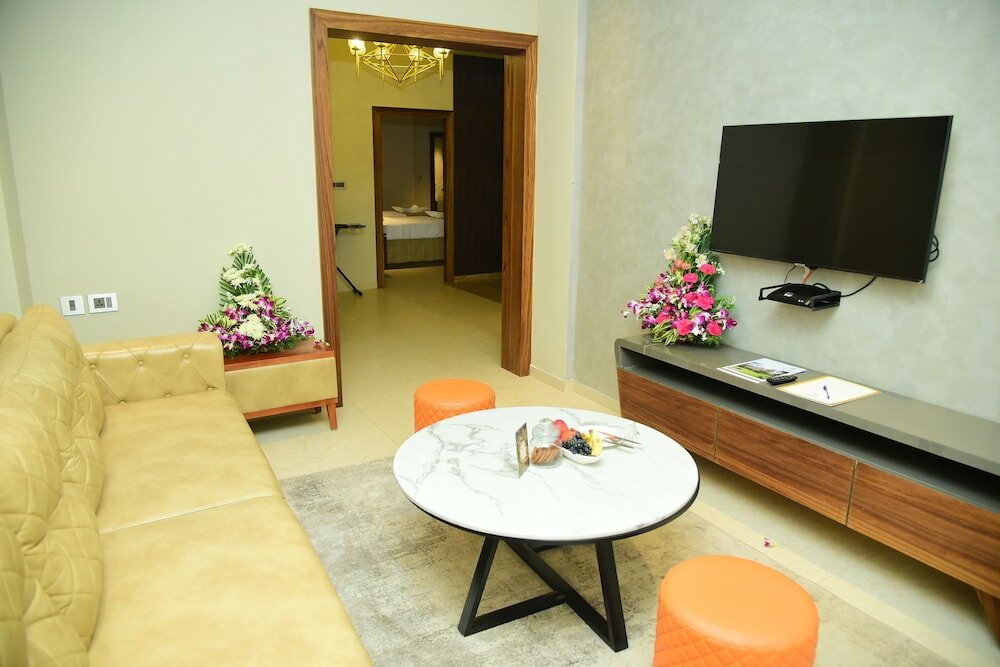 Фото Lazdana Hotel Bangalore