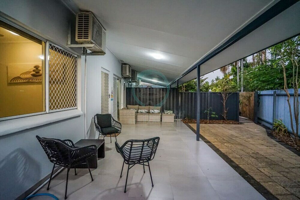 Фото Zen Hideaway - Cozy 2br Modern Unit