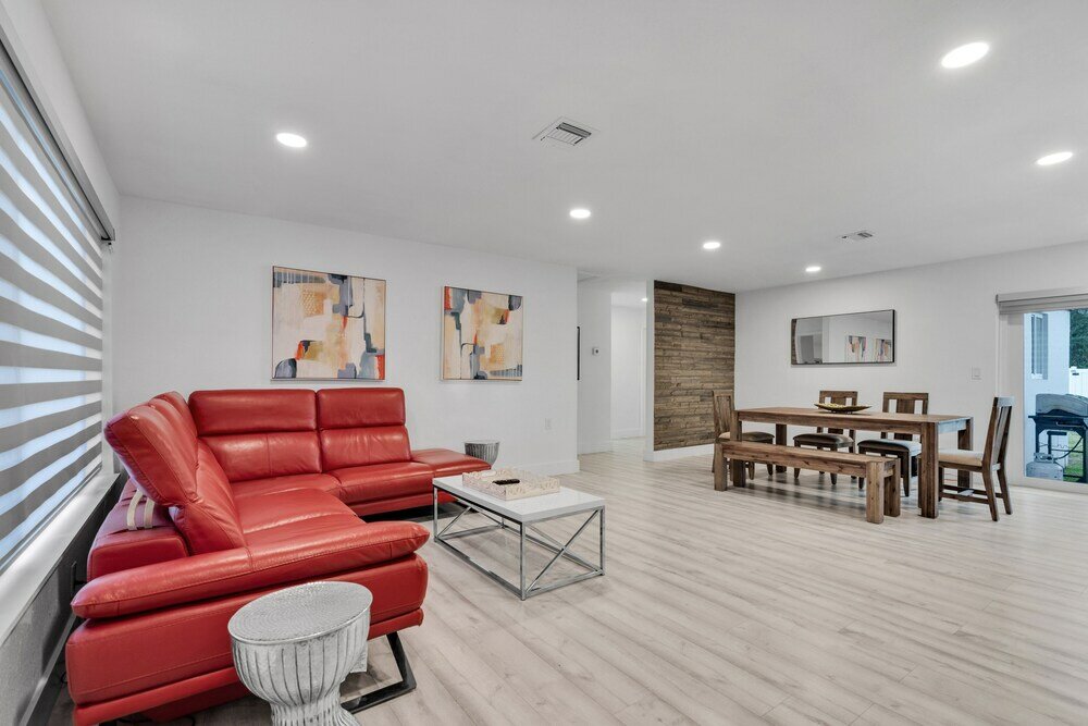 Фото Hollywood Hills House w Backyard-BBQ