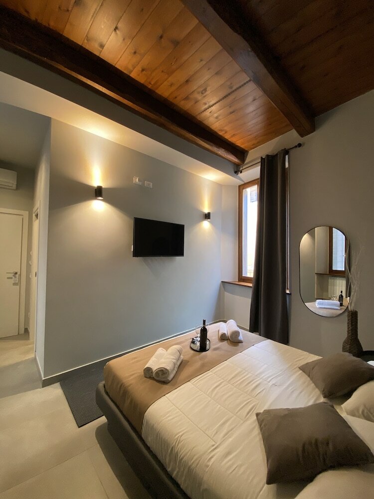 Фото Soha Piazza di Spagna Boutique