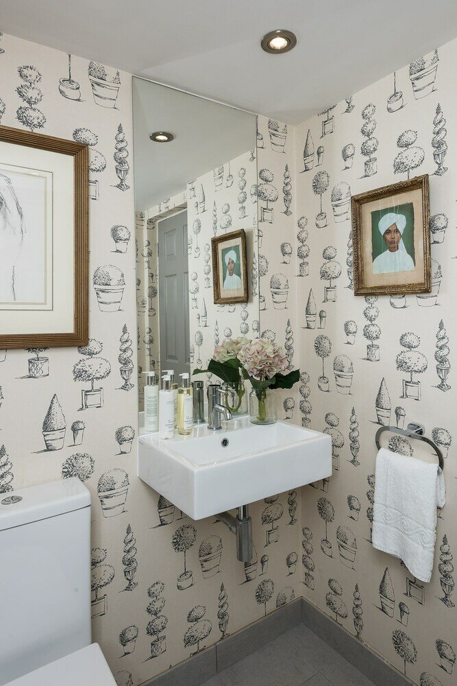 Фото Ultra luxurious London home for 5-7