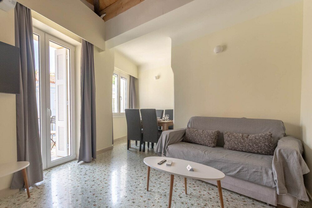 Фото Athens Plaka Family Suites