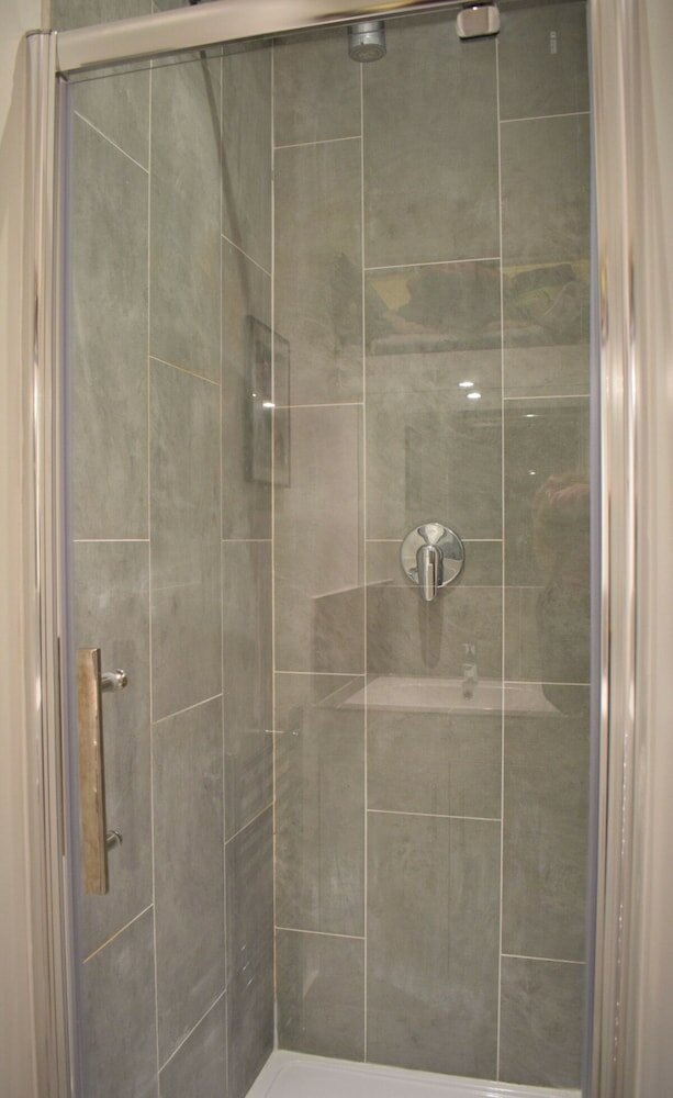 Фото Charming 1 Bed Near Tube with Parking Permit