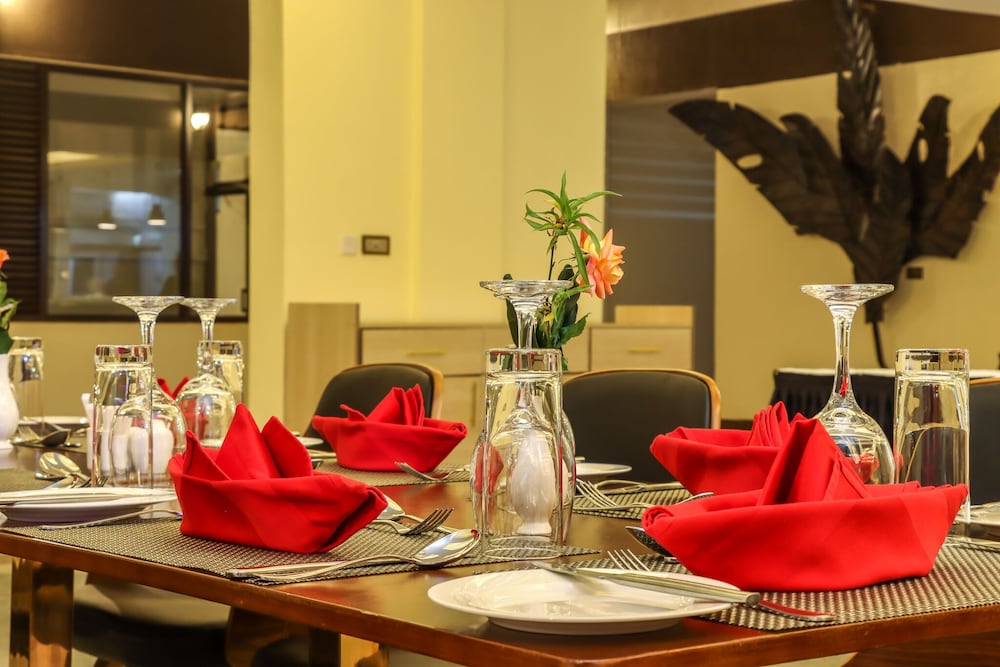 Фото Dallas Premiere Hotel