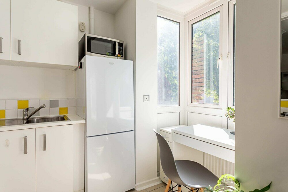 Фото Bright & Cosy One-bed Apartment