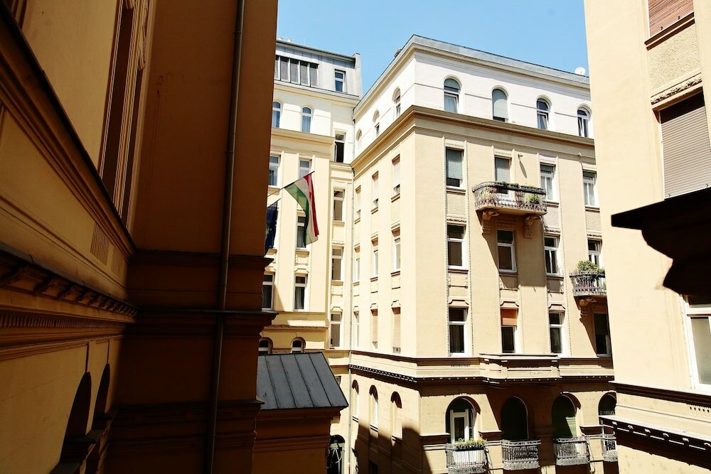 Фото Pop Up Hostels - Downtown