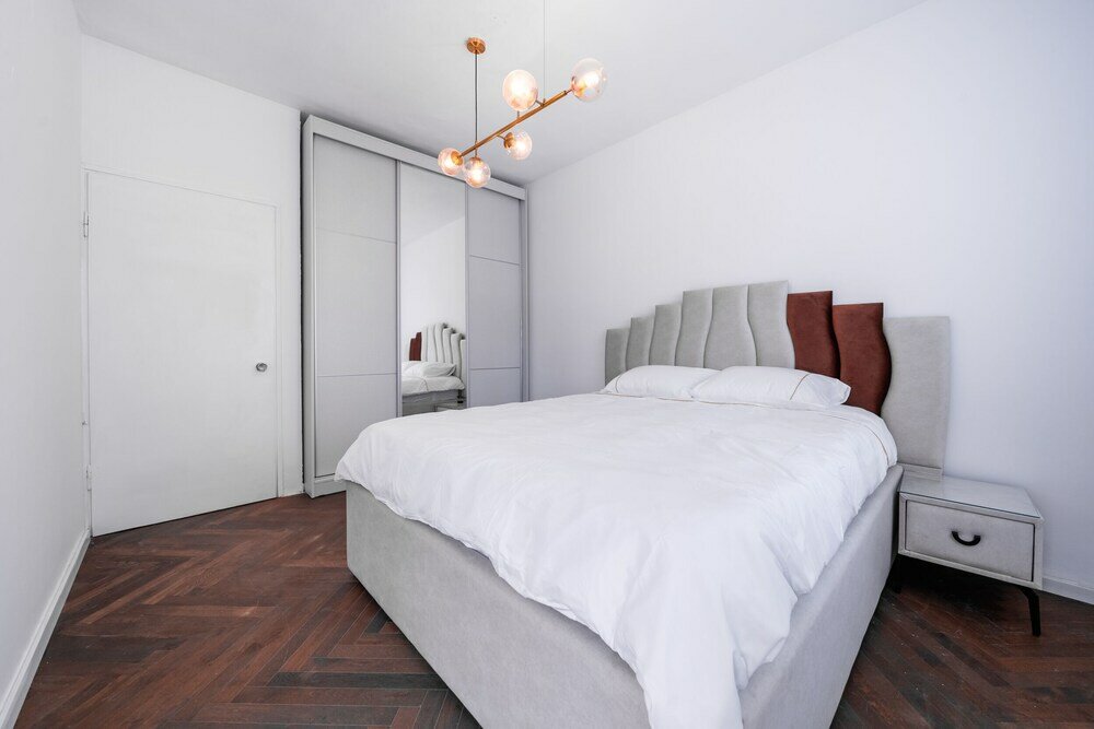 Фото Spacious 4bd House w Pool in Hezliya