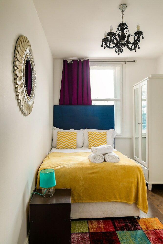 Фото Edgware Road Apartments