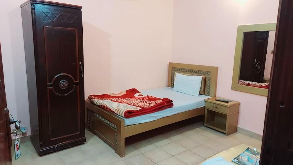 Фото Hotel Shaheen Continental Multan