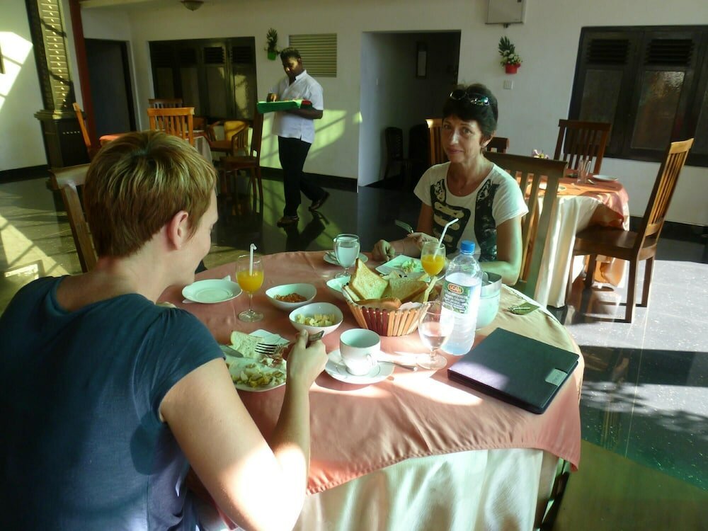 Фото Grand Crown Hotel