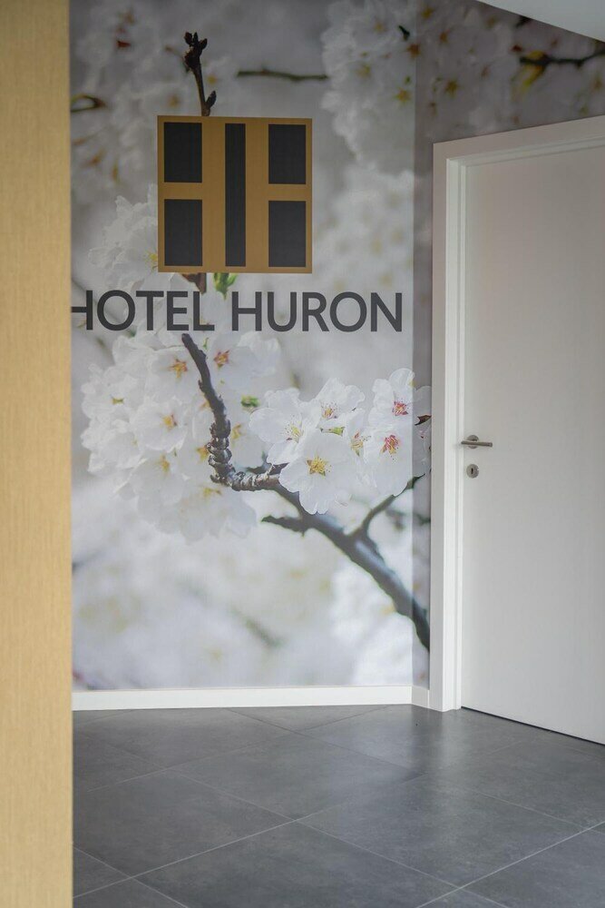 Фото Hotel Huron