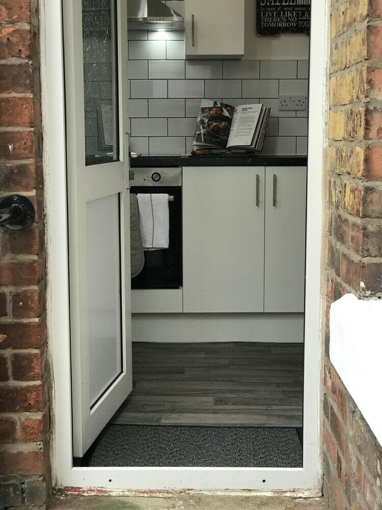 Фото Bright Spacious 3-bed With Office & Patio, Preston