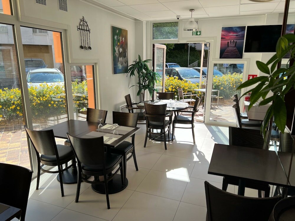 Фото Hôtel des Arcades Cachan