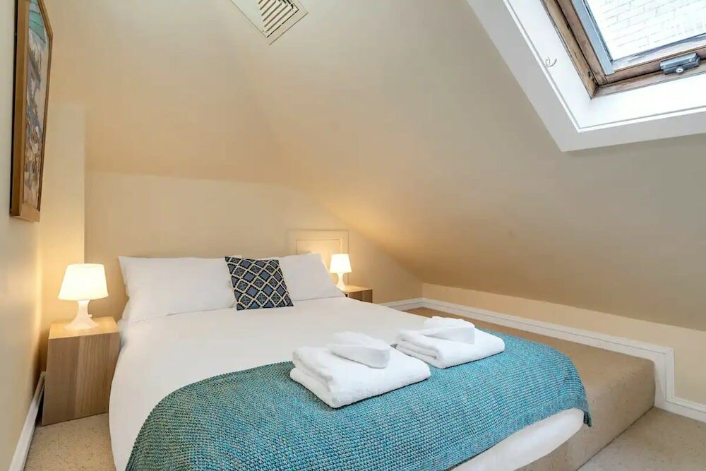 Фото Charming Workers Cottage in a Perfect Enclave