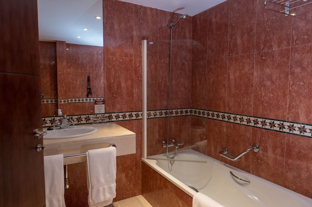 Фото Hotel Palacio de Valderrábanos