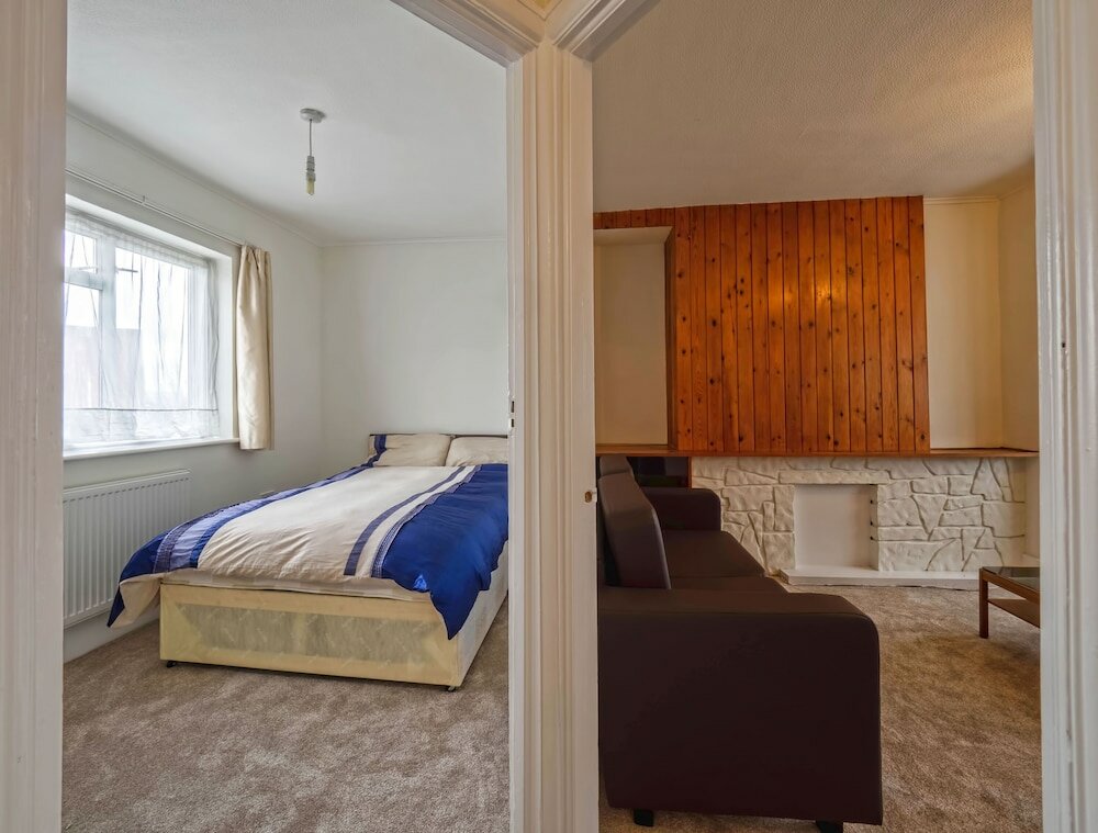 Фото 2 Bedroom Apt in Residential Locality