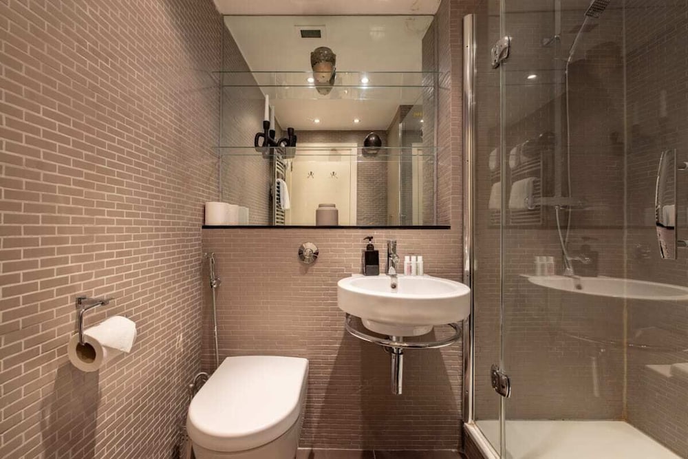 Фото The River Thames View - Stunning 2bdr Flat With Study Room + Balcony