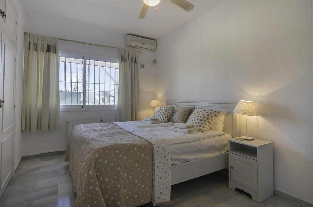 Фото Spacious Villa With Impressive Views