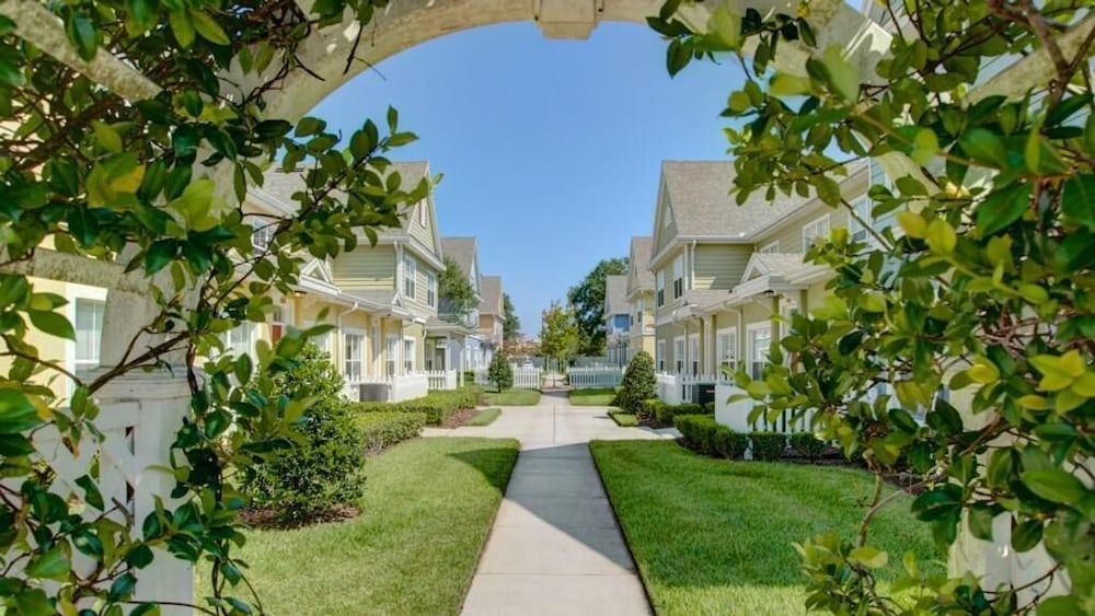 Фото Regina's Villas at Seven Dwarfs Townhome